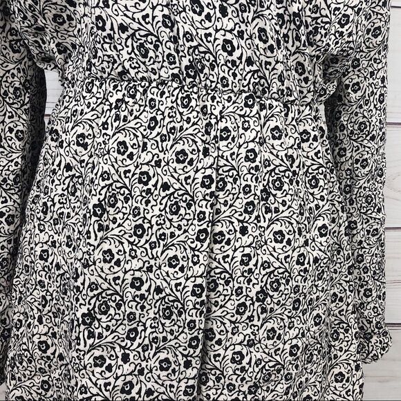 JONDIE Boutique Cream Floral Long Sleeve Romper - Picture 4 of 10